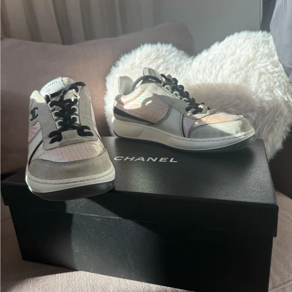CHANEL CC Suede & Calfskin Sneakers,Size 38.5 (Fits US 8.5/EU 39)Pink/Grey/White